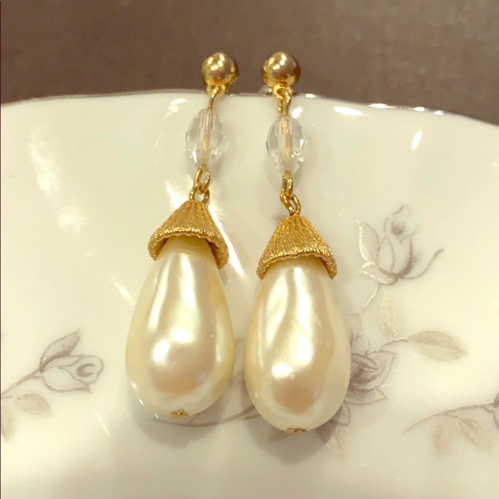 Sarah Coventry Faux Pearl earrings